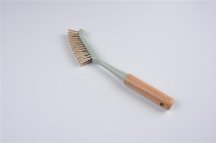 Väike puidust puhastushari